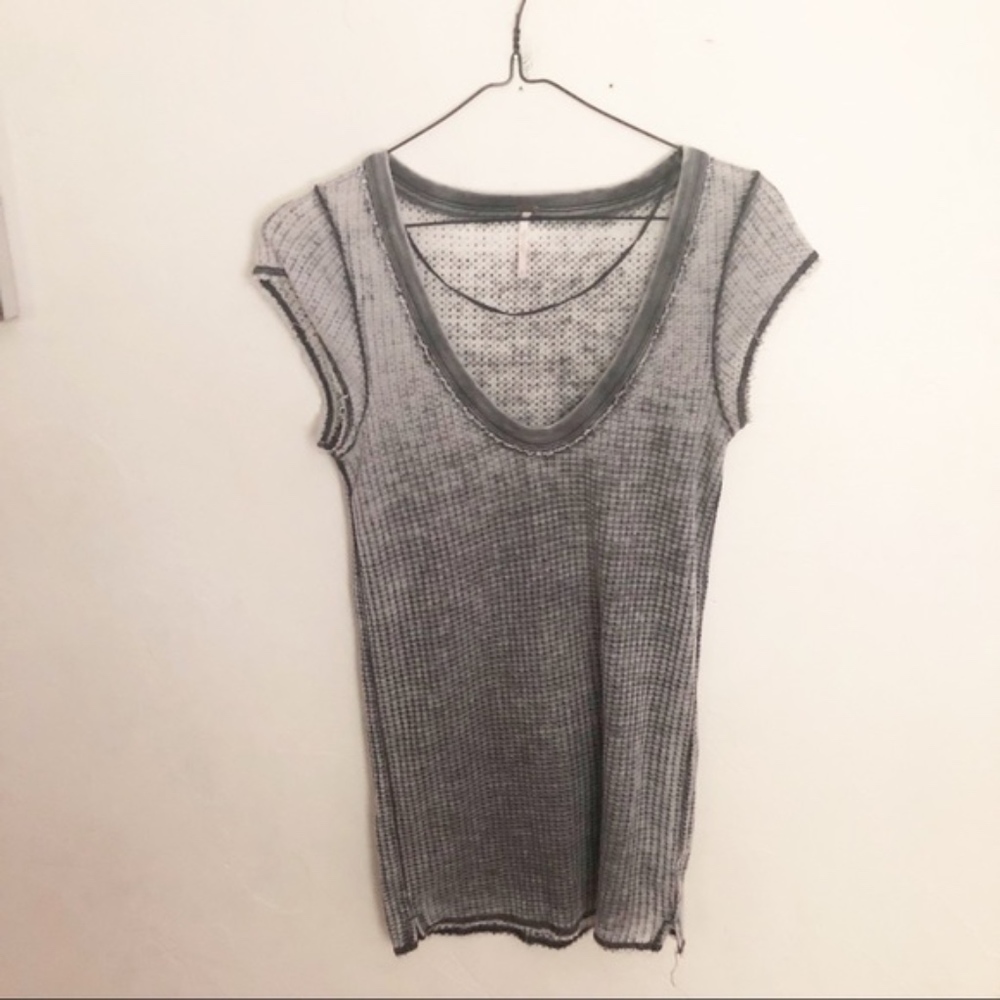 Free people ombré Vneck short sleeve shirt